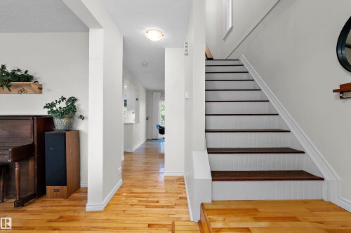 1930 104 Street Nw, Edmonton, AB 