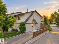 126 Woodstock NW Edmonton, AB T5T 0H6