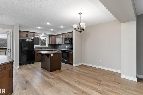 2174 Trumpeter Way Nw, Edmonton, AB - Indoor Photo Showing Kitchen