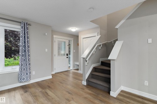 2174 Trumpeter Way Nw, Edmonton, AB - Indoor Photo Showing Other Room