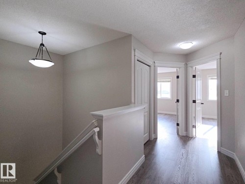 11525 18A Avenue Sw, Edmonton, AB 