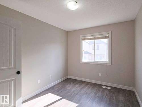 11525 18A Avenue Sw, Edmonton, AB 