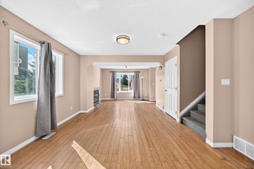 9333 103A Avenue Nw, Edmonton, AB 