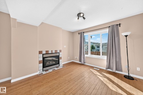 9333 103A Avenue Nw, Edmonton, AB 