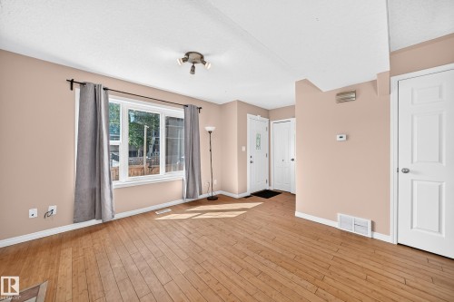 9333 103A Avenue Nw, Edmonton, AB 