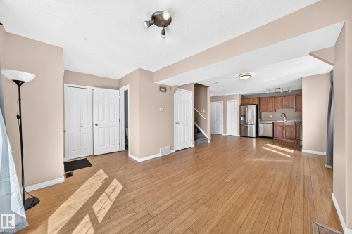 9333 103A Avenue Nw, Edmonton, AB 
