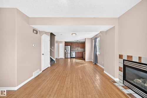9333 103A Avenue Nw, Edmonton, AB 