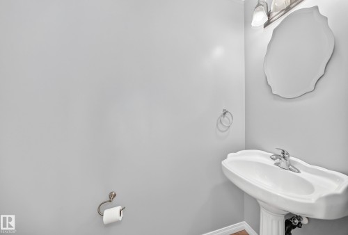 9333 103A Avenue Nw, Edmonton, AB 