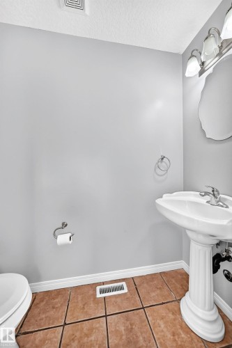 9333 103A Avenue Nw, Edmonton, AB 