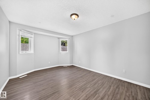 9333 103A Avenue Nw, Edmonton, AB 