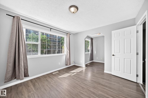 9333 103A Avenue Nw, Edmonton, AB 