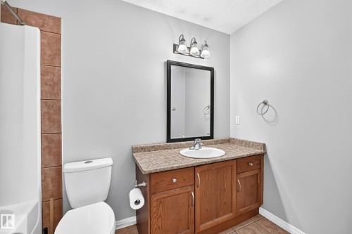 9333 103A Avenue Nw, Edmonton, AB 