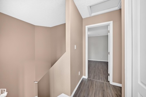 9333 103A Avenue Nw, Edmonton, AB 