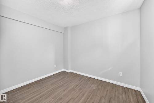 9333 103A Avenue Nw, Edmonton, AB 