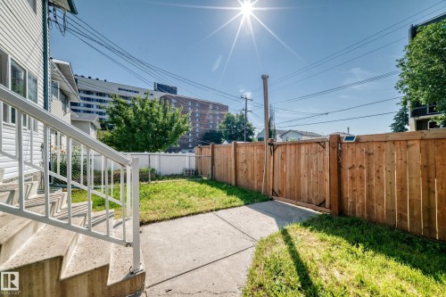 9333 103A Avenue Nw, Edmonton, AB 