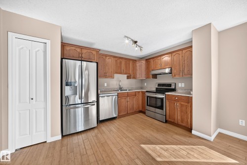 9333 103A Avenue Nw, Edmonton, AB 