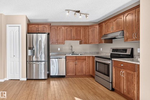 9333 103A Avenue Nw, Edmonton, AB 