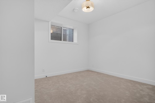 9615 99A Street Nw, Edmonton, AB 