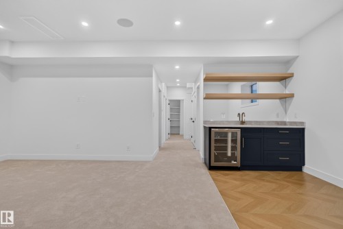 9615 99A Street Nw, Edmonton, AB 