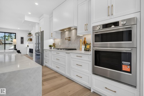 9615 99A Street Nw, Edmonton, AB 