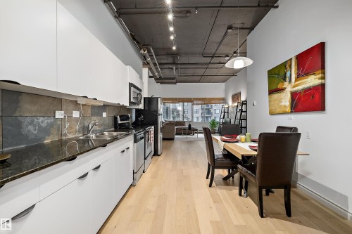 #908 10179 105 St Nw, Edmonton, AB - Indoor