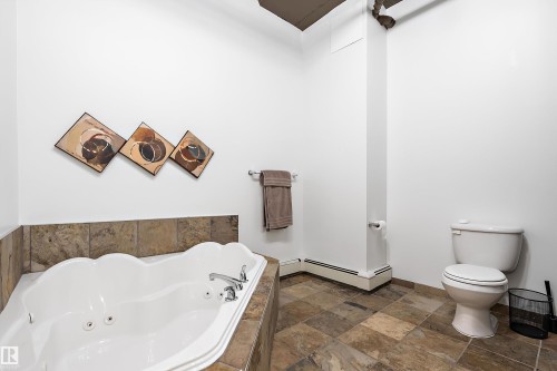 #908 10179 105 St Nw, Edmonton, AB - Indoor Photo Showing Bathroom