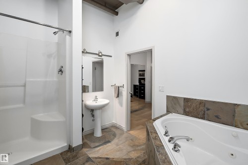 #908 10179 105 St Nw, Edmonton, AB - Indoor Photo Showing Bathroom