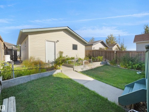 3122 30 Avenue Nw, Edmonton, AB 