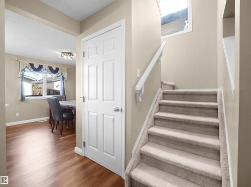 3122 30 Avenue Nw, Edmonton, AB 
