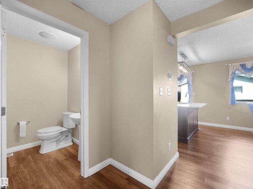 3122 30 Avenue Nw, Edmonton, AB 