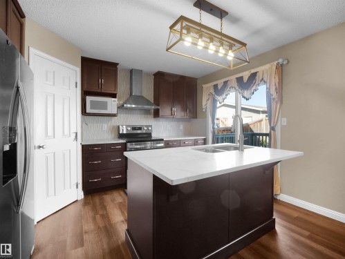 3122 30 Avenue Nw, Edmonton, AB 