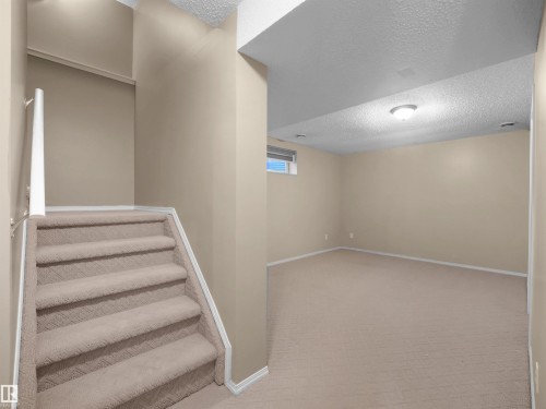 3122 30 Avenue Nw, Edmonton, AB 