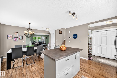 7839 14 Avenue Sw, Edmonton, AB 