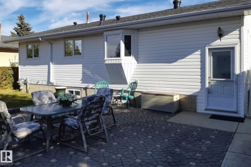 Hardscaped patio with geometric paver design - 14724 73 Street Nw, Edmonton, AB 