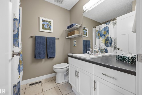 23 Highland Crescent, Sherwood Park, AB 
