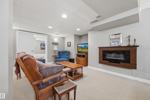 23 Highland Crescent, Sherwood Park, AB 