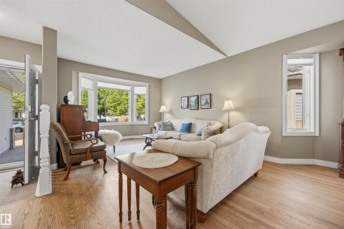 23 Highland Crescent, Sherwood Park, AB 
