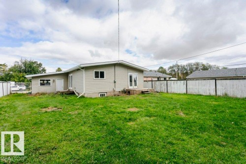 5807 52 Avenue, Redwater, AB 