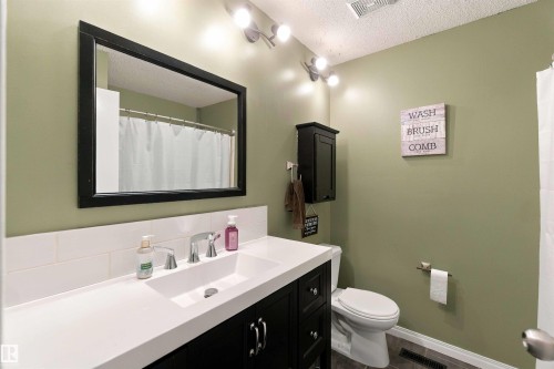 40 Greenwood Drive, Spruce Grove, AB 