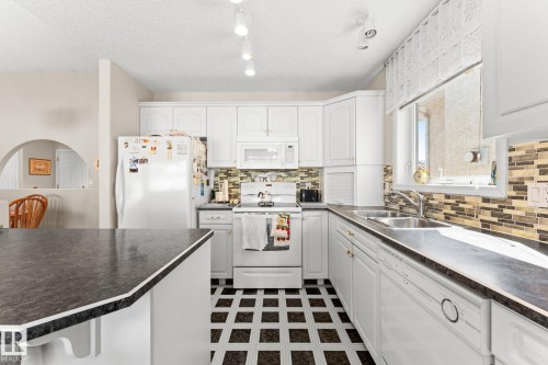 13308 155 Avenue Nw, Edmonton, AB 