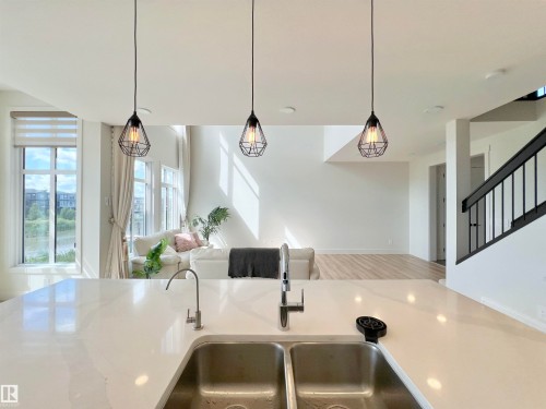 6045 King Landing Landing Sw, Edmonton, AB 