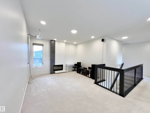 6045 King Landing Landing Sw, Edmonton, AB 