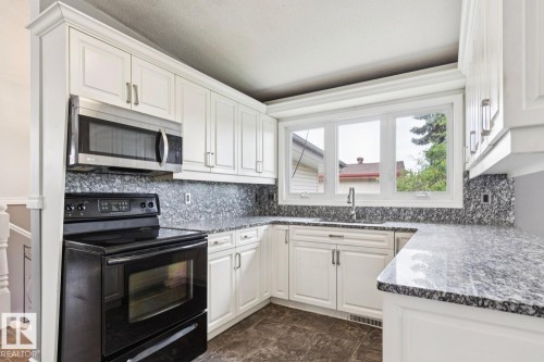 9312 151 Avenue Nw, Edmonton, AB 