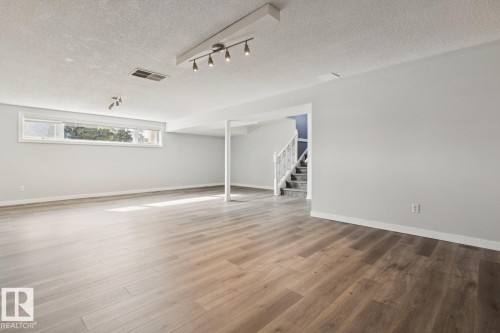 9312 151 Avenue Nw, Edmonton, AB 