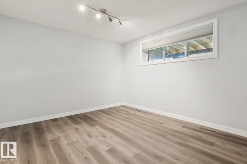 9312 151 Avenue Nw, Edmonton, AB 