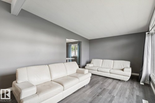 9312 151 Avenue Nw, Edmonton, AB 