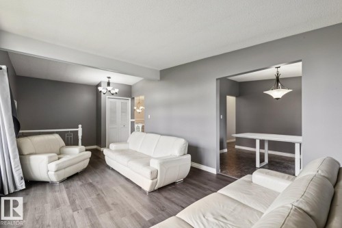 9312 151 Avenue Nw, Edmonton, AB 