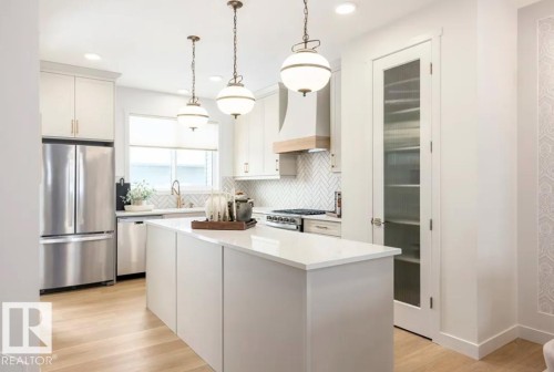 5611 Parc Reunis Way, Beaumont, AB - Indoor Photo Showing Kitchen With Upgraded Kitchen