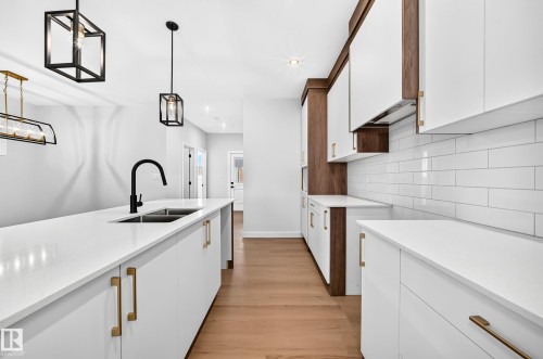 White subway tile backsplash - 9 Tilia Place, Spruce Grove, AB 