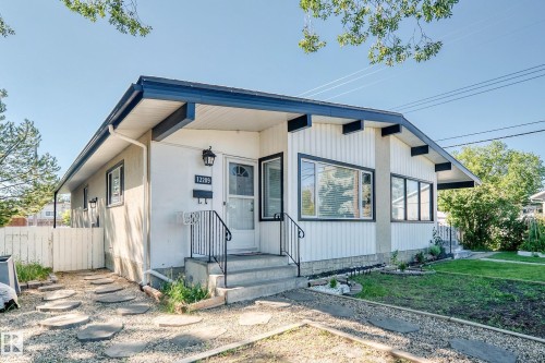 12209 134B Avenue Nw, Edmonton, AB 
